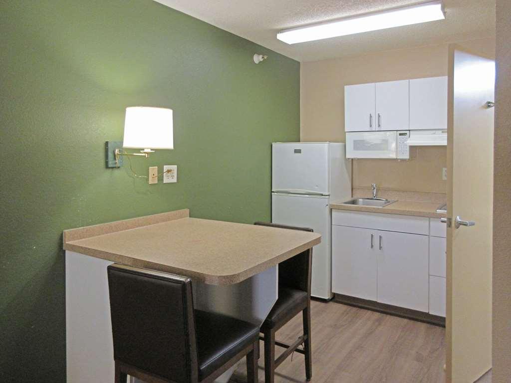 Suburban Studios Raleigh - Crabtree Valley 部屋 写真