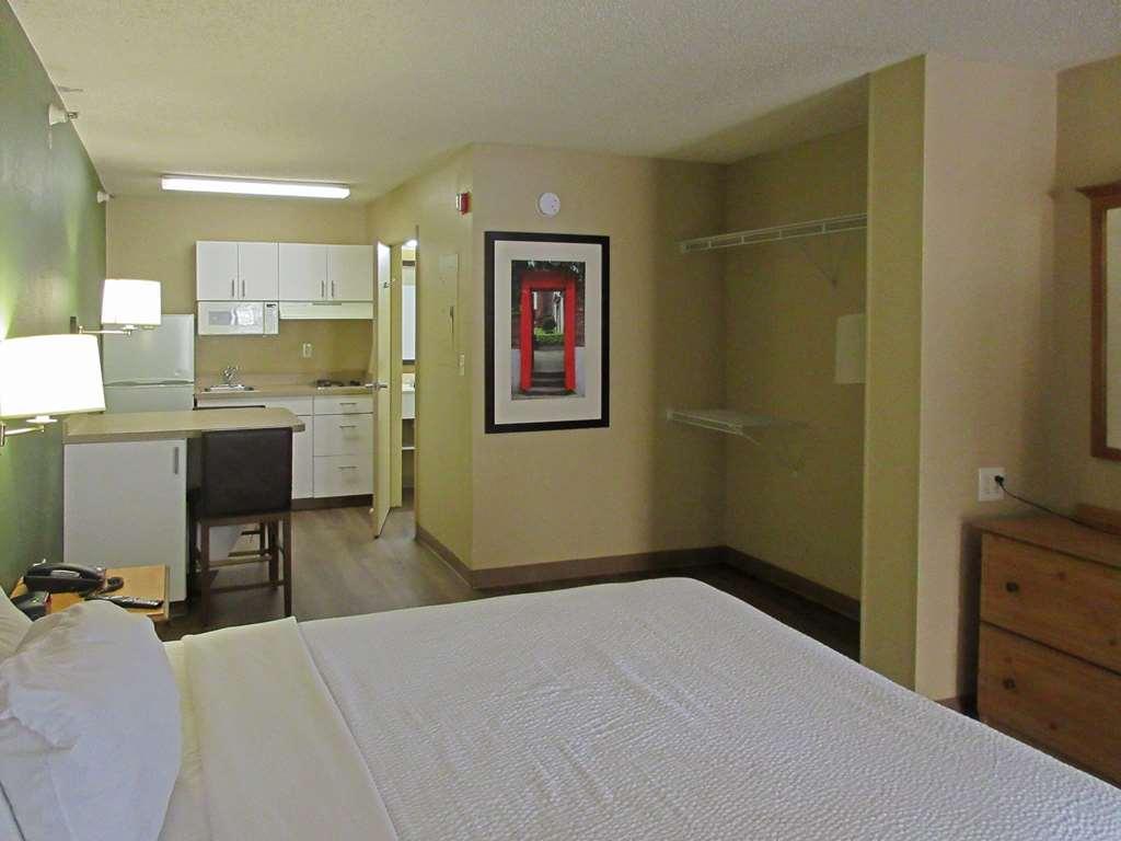 Suburban Studios Raleigh - Crabtree Valley 部屋 写真