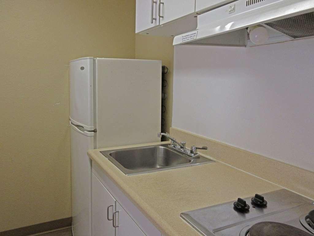 Suburban Studios Raleigh - Crabtree Valley 部屋 写真
